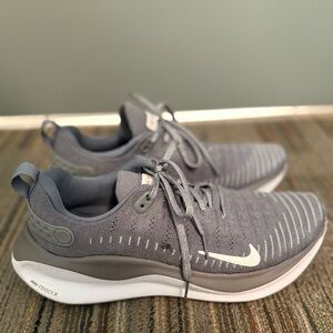 Gray Nike infinityRN 4